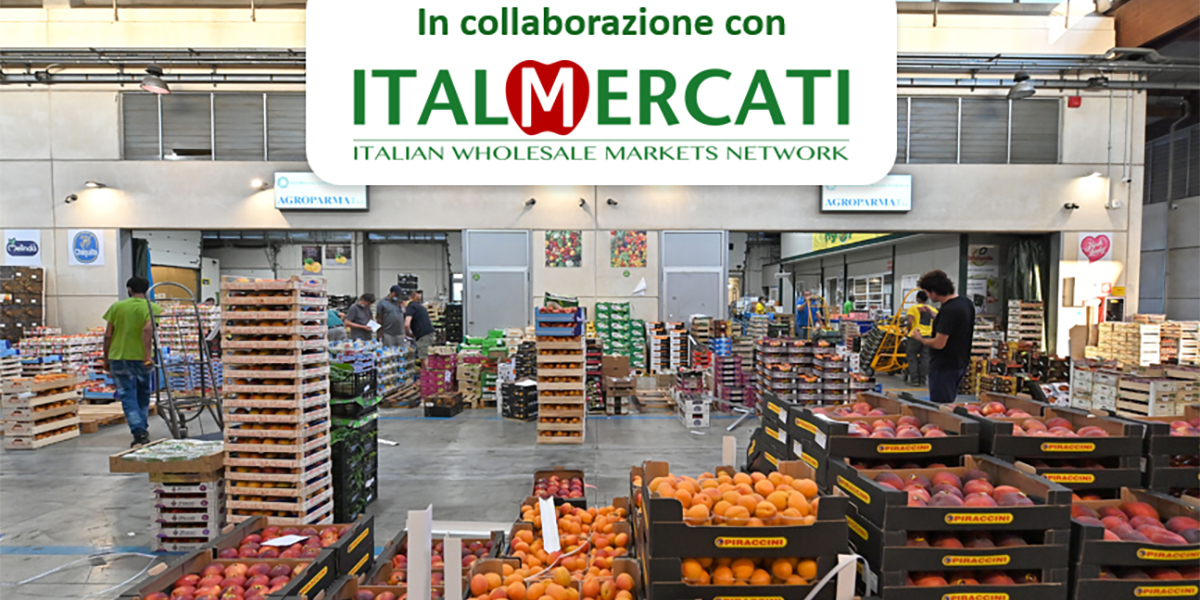 La frutta si scalda e i prezzi volano: è estate piena nei mercati